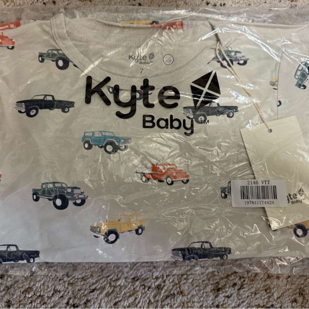 Kyte BABY NWT vintage truck toddler T size 7